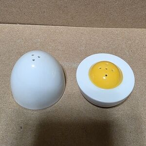 Vtg Avon Hard Boiled Egg Salt Pepper Shaker Set Easter Spring #165
